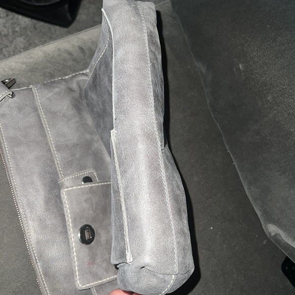 Roots Leather Charcoal Canadian Villager Tribe Crossbody Bag - Picture 14 of 16